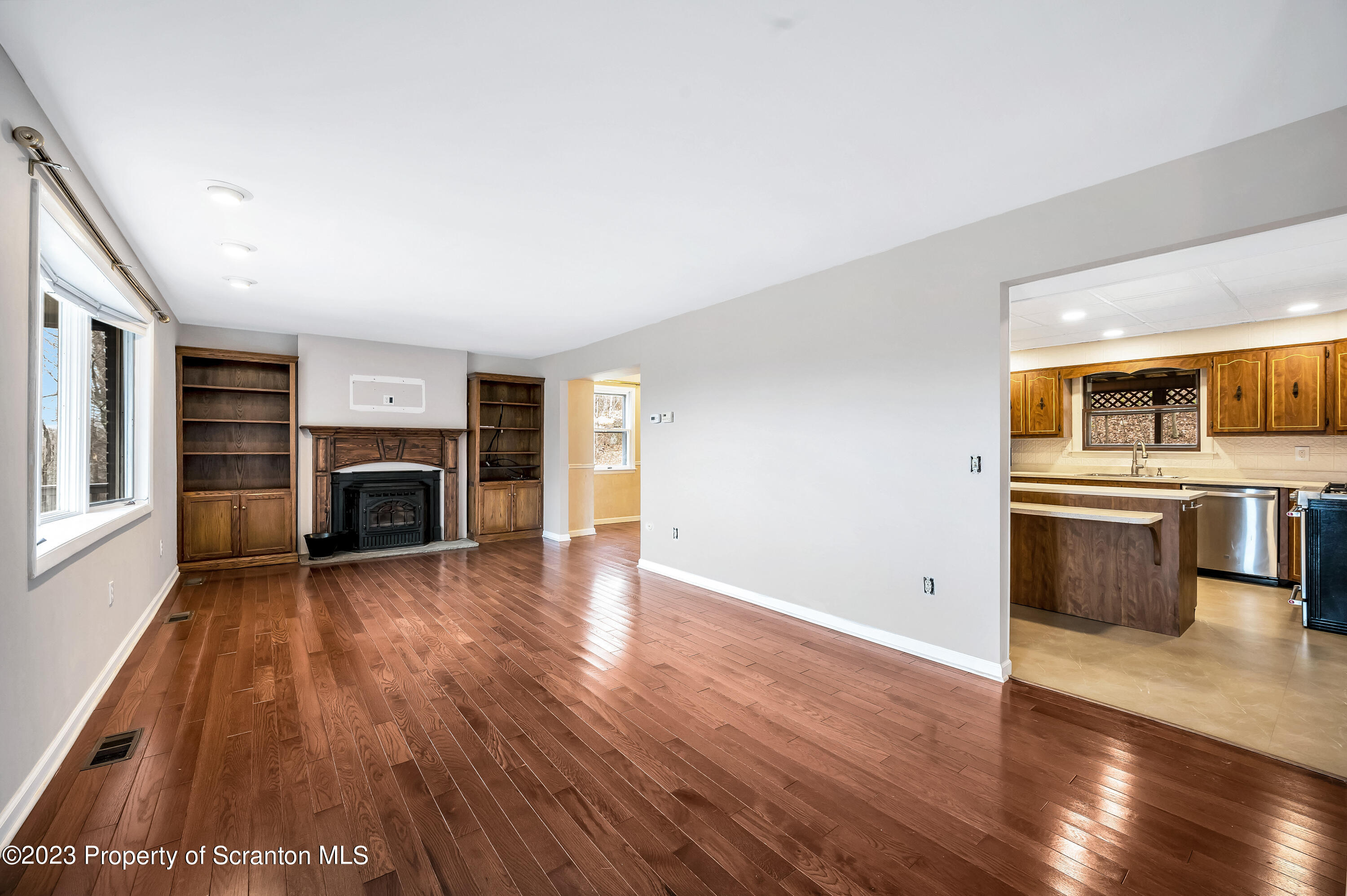 1970 Becks Crossing Road Moscow, PA 18444 - Photo 8 of 42 Gallery Image 8