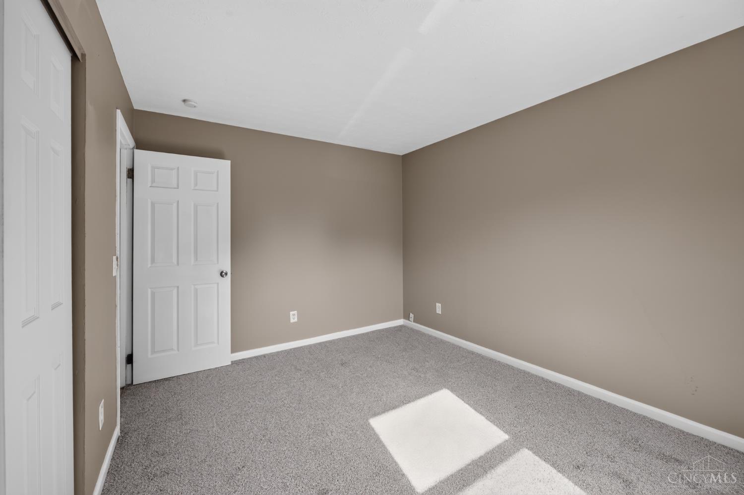 10267 Pippin Road Cincinnati, OH 45251 - Photo 25 of 32 Gallery Image 25