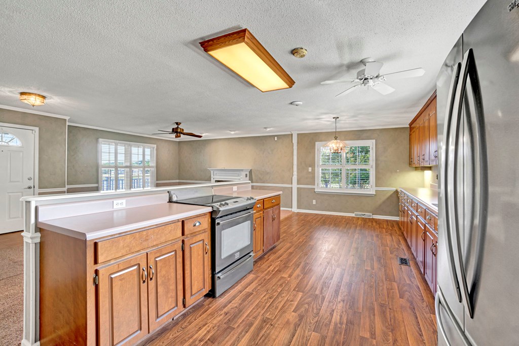 1101 Watts Bridge Road Ninety Six, SC 29666 - Photo 12 of 58 OPEN PLAN KITCHEN-LR