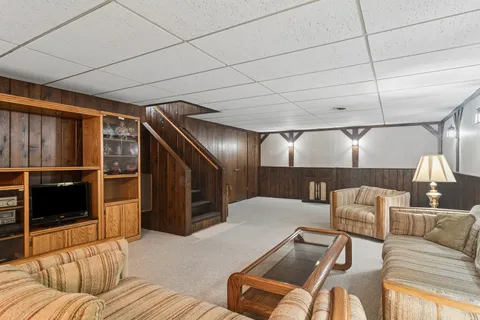 $699,000 | 135 Hillcrest Court, Barrington, IL 60010