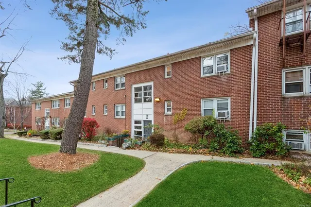 $200,000 | 140 Broadway, Unit B4, Irvington, NY 10533