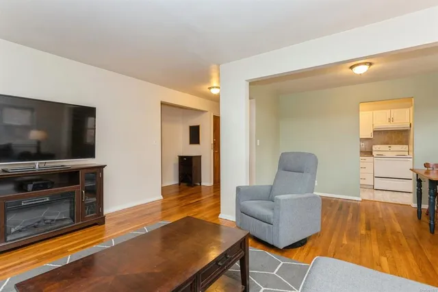 $200,000 | 140 Broadway, Unit B4, Irvington, NY 10533