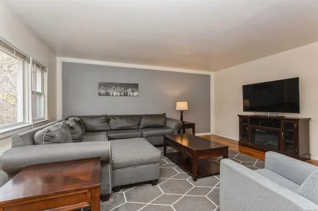 $200,000 | 140 Broadway, Unit B4, Irvington, NY 10533