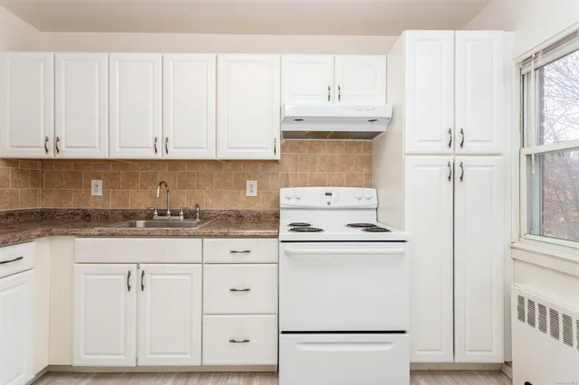 $200,000 | 140 Broadway, Unit B4, Irvington, NY 10533