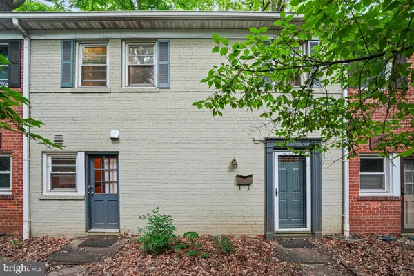 $2,425 | 8525 Geren Road, Unit 222, Silver Spring, MD 20901