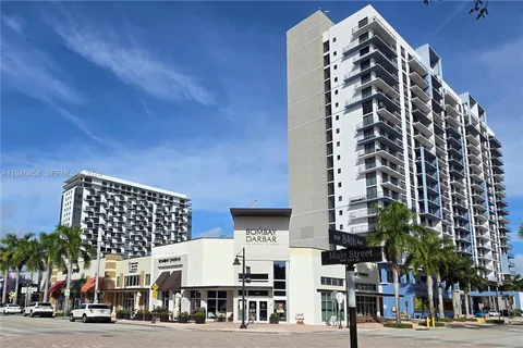 $605,000 | 5350 Northwest 84th Avenue, Unit 2004, Doral, FL 33166