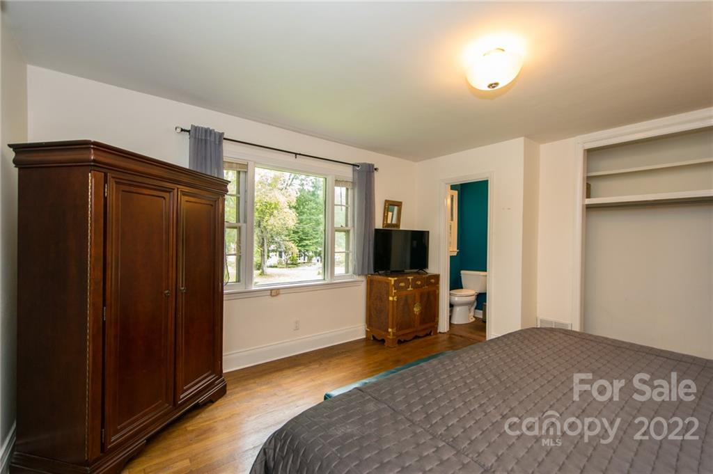 516 Higate Road Hendersonville, NC 28791 - Photo 20 of 39 Gallery Image 20