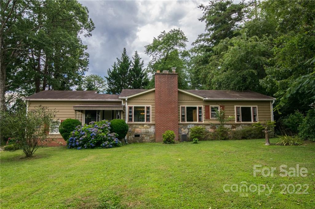 516 Higate Road Hendersonville, NC 28791 - Photo 2 of 39 Gallery Image 2