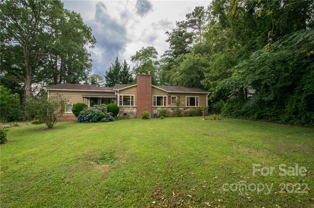 516 Higate Road Hendersonville, NC 28791 - Photo 3 of 39 Gallery Image 3