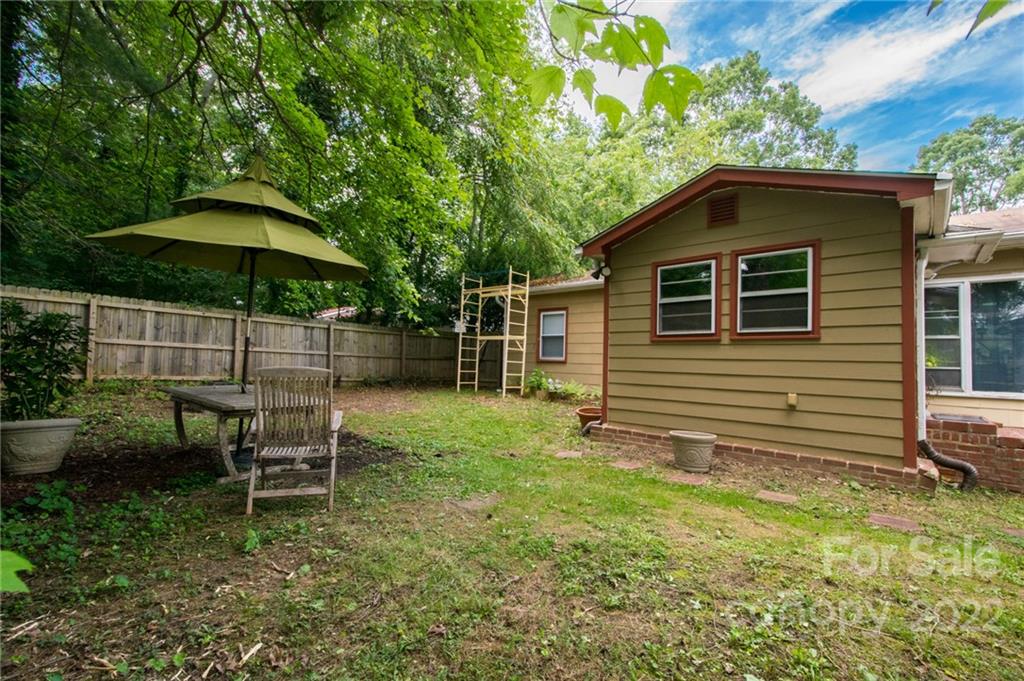 516 Higate Road Hendersonville, NC 28791 - Photo 36 of 39 Gallery Image 36