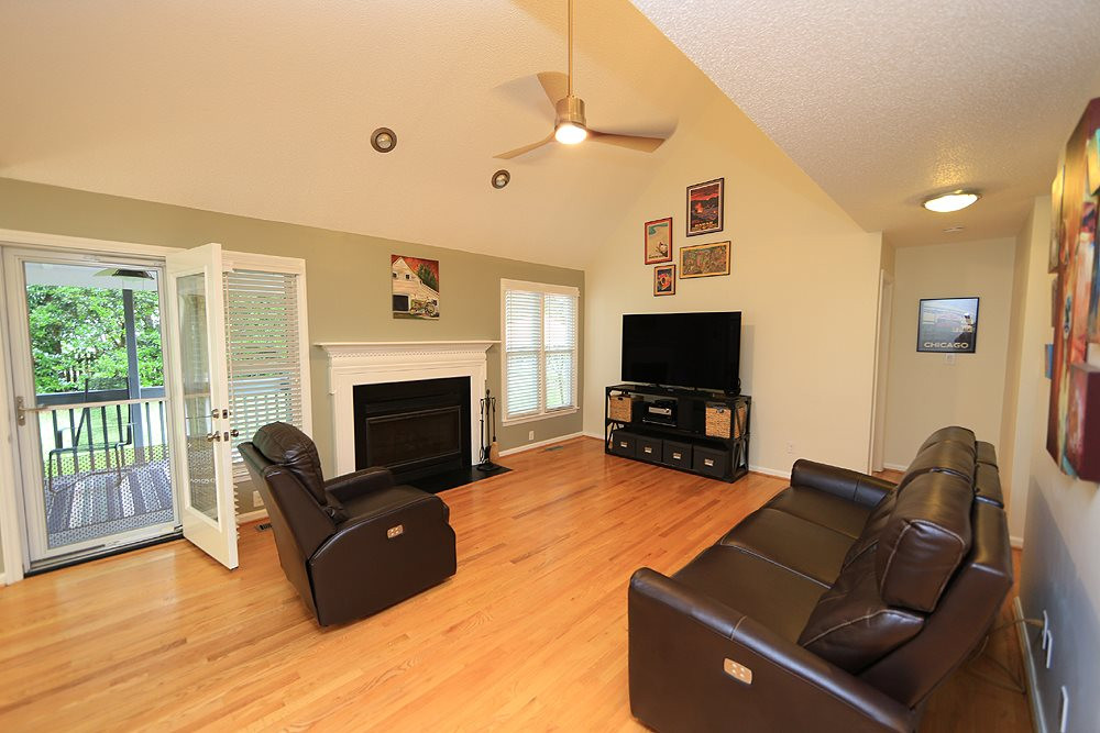 8705 Attingham Drive Raleigh, NC 27615 - Photo 15 of 30 LIVING ROOM