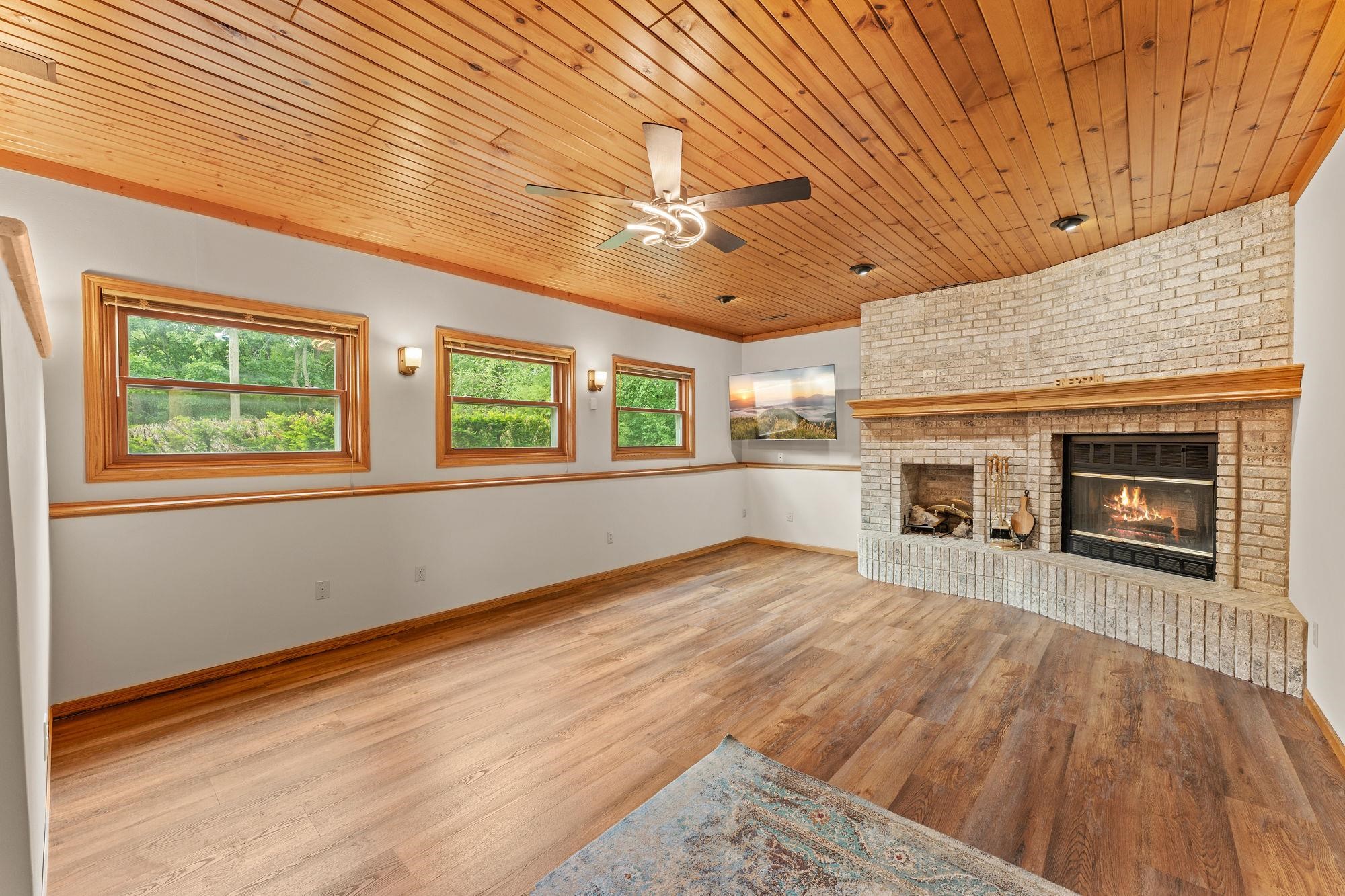 S6041 Oak Court Baraboo, WI 53913 - Photo 19 of 69