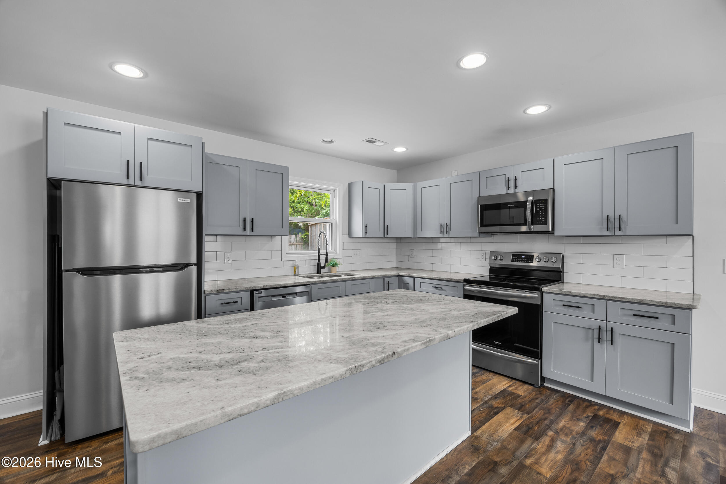310 Westchester Road Wilmington, NC 28409 - Photo 6 of 50 6_kitchen