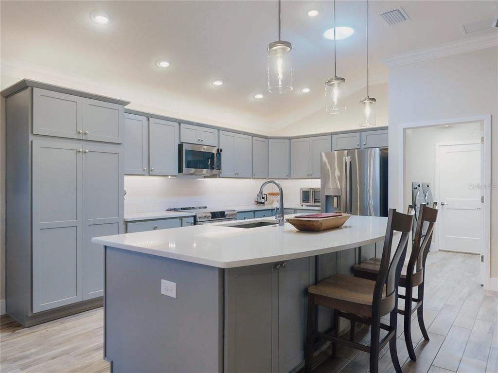 904 Maynard Path The Villages, FL 32163 - Photo 15 of 43