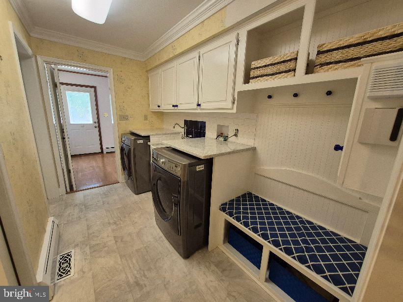 3896 5 Friars Road Salisbury, MD 21804 - Photo 24 of 59 Utility room & tub plus Washer, Dryer & storage