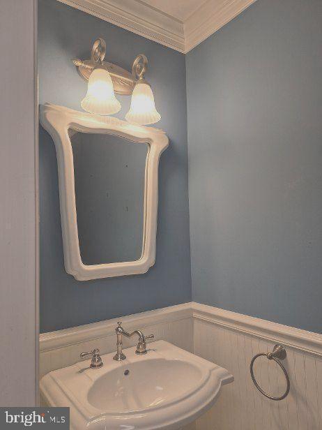 3896 5 Friars Road Salisbury, MD 21804 - Photo 29 of 60 First floor 1/2 bath sink