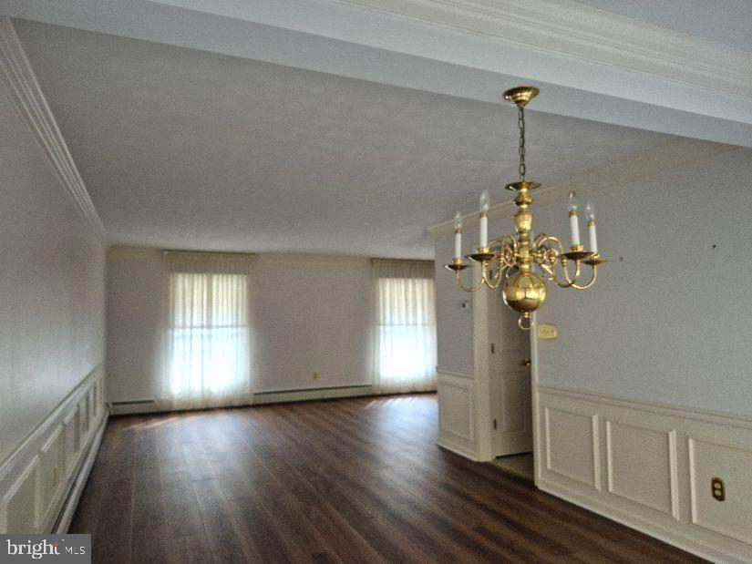 3896 5 Friars Road Salisbury, MD 21804 - Photo 8 of 60 a view of a livingroom with a window