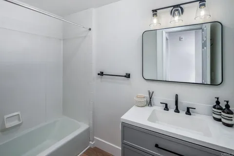 $4,350 | 2630 Pirineos Way, Unit 14, Carlsbad, CA 92009