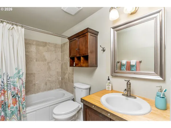 $470,000 | 410 East 15th Place, The Dalles, OR 97058