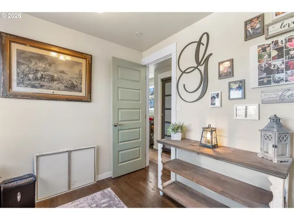 $470,000 | 410 East 15th Place, The Dalles, OR 97058