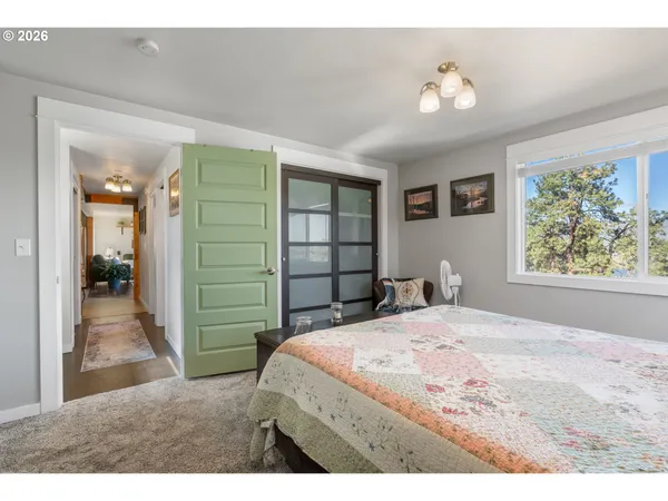 $470,000 | 410 East 15th Place, The Dalles, OR 97058