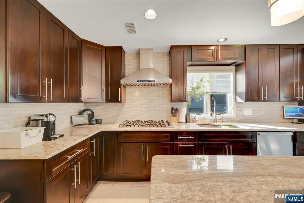 714 Holly Court, Unit 714 Norwood, NJ 07648 - Photo 17 of 44