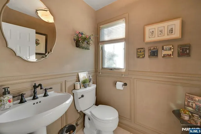 $8,000 | 714 Holly Court, Unit 714, Norwood, NJ 07648