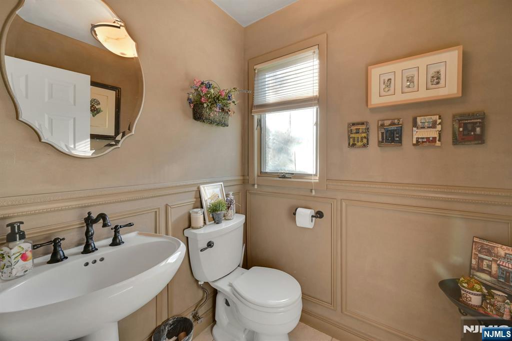 714 Holly Court, Unit 714 Norwood, NJ 07648 - Photo 18 of 44