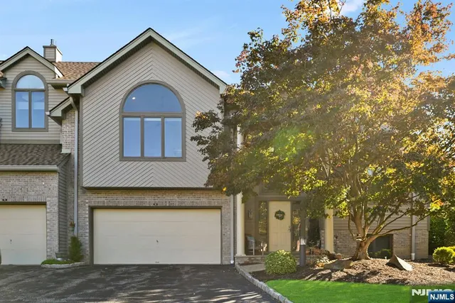 $8,000 | 714 Holly Court, Unit 714, Norwood, NJ 07648