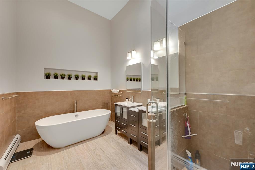 714 Holly Court, Unit 714 Norwood, NJ 07648 - Photo 24 of 44