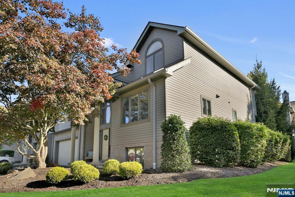 714 Holly Court, Unit 714 Norwood, NJ 07648 - Photo 3 of 44