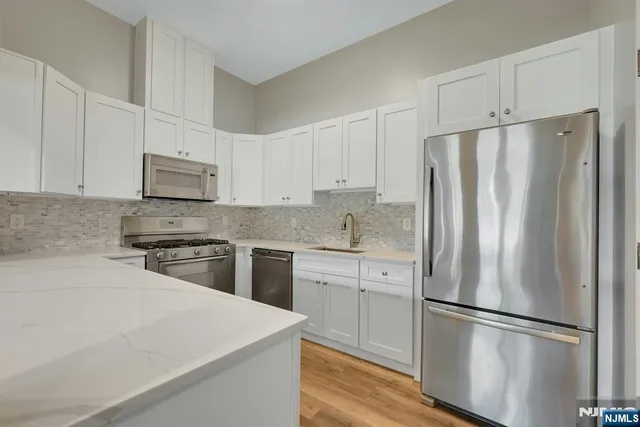 $8,000 | 714 Holly Court, Unit 714, Norwood, NJ 07648