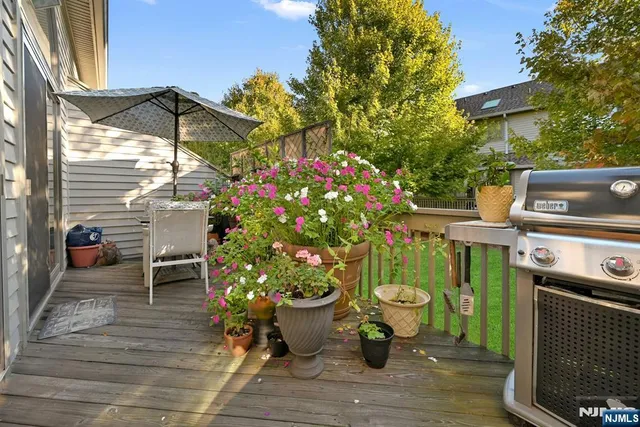 $8,000 | 714 Holly Court, Unit 714, Norwood, NJ 07648