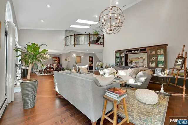 $8,000 | 714 Holly Court, Unit 714, Norwood, NJ 07648