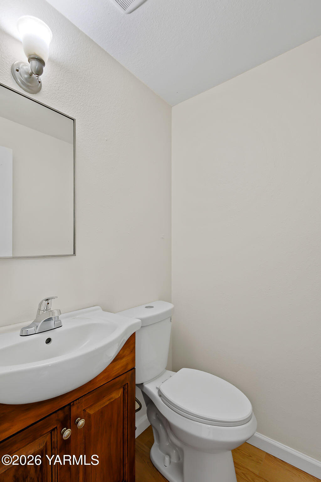 502 South Friedline Road Yakima, WA 98908 - Photo 8 of 14 En suite