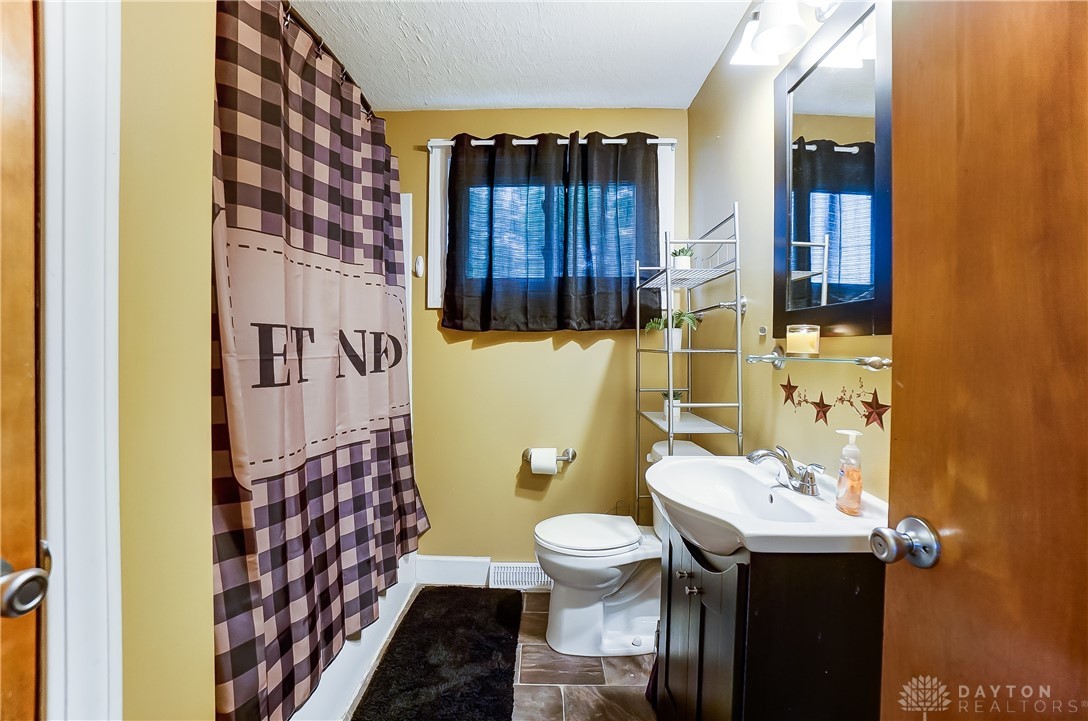 5015 West Ridgewood Road Springfield, OH 45503 - Photo 23 of 44