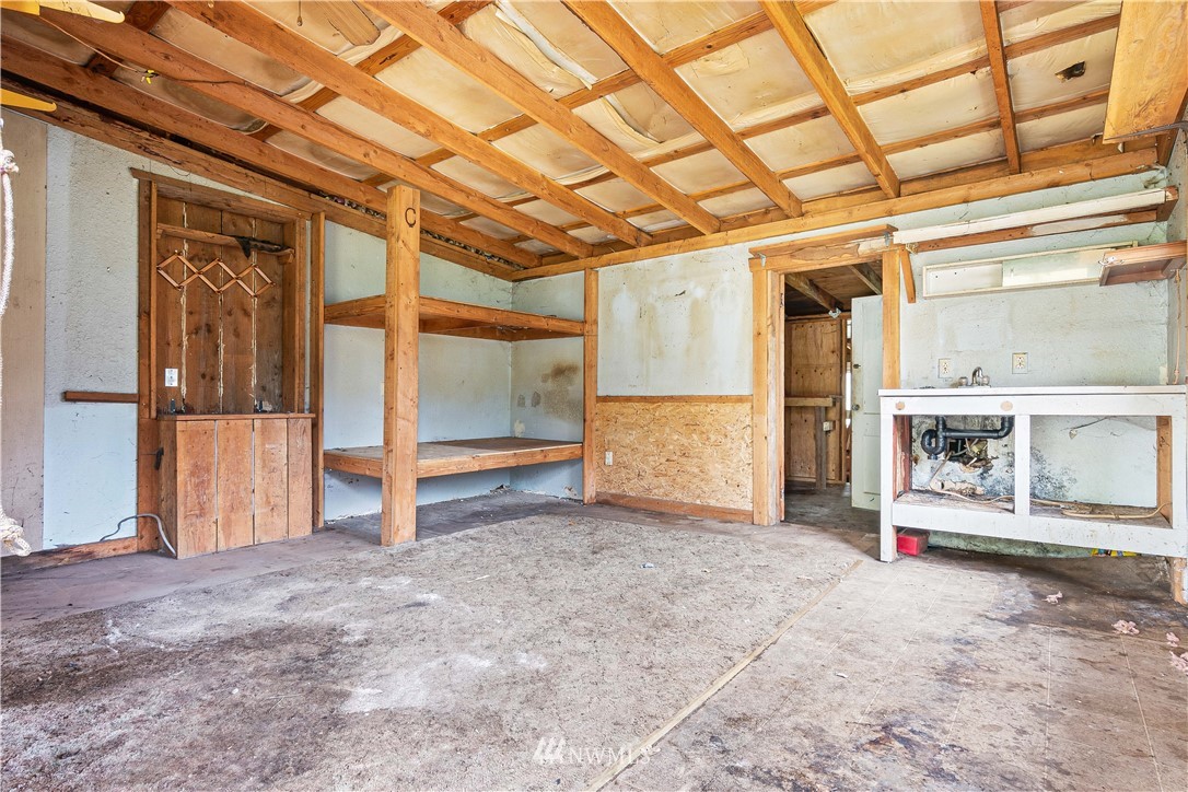 12901 Koeppen Road Southeast Rainier, WA 98576 - Photo 12 of 40 Gallery Image 12