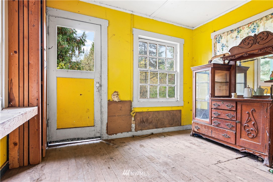 12901 Koeppen Road Southeast Rainier, WA 98576 - Photo 3 of 40 Gallery Image 3