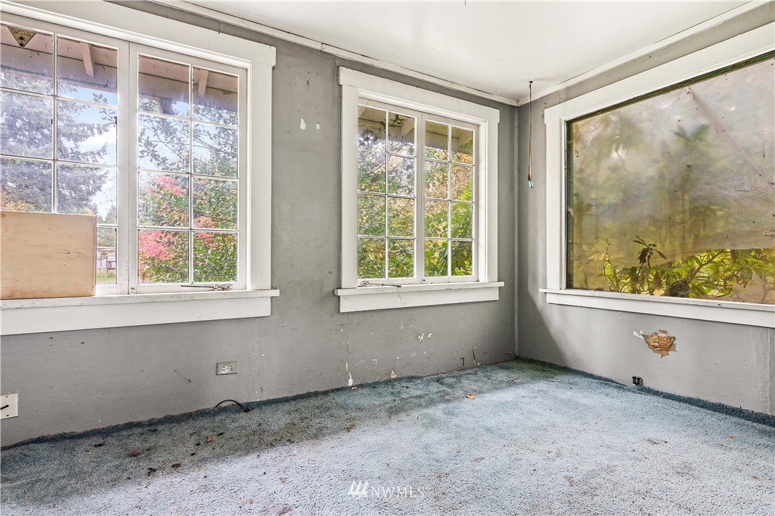 12901 Koeppen Road Southeast Rainier, WA 98576 - Photo 6 of 40 Gallery Image 6