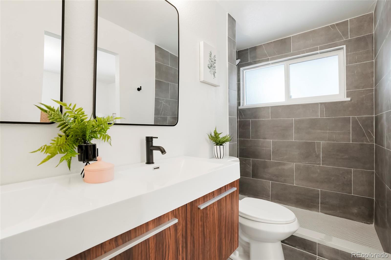 6087 South Elizabeth Way Centennial, CO 80121 - Photo 11 of 36