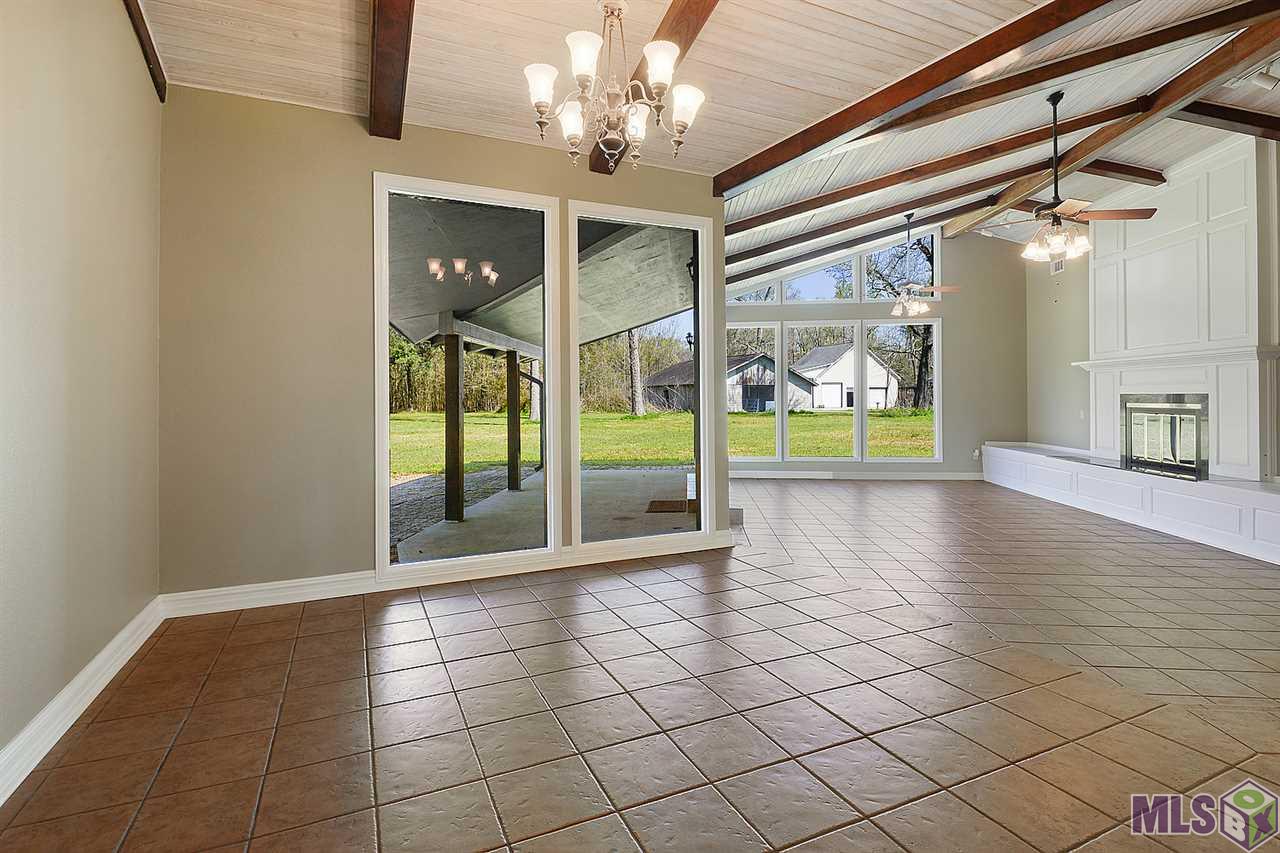 5645 Bayou Paul Road St. Gabriel, LA 70776 - Photo 4 of 16 Dining Area