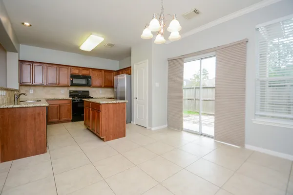 $1,995 | 16102 Limestone Lake Drive, Tomball, TX 77377