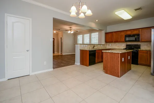 $1,995 | 16102 Limestone Lake Drive, Tomball, TX 77377