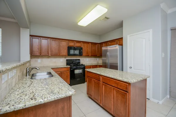 $1,995 | 16102 Limestone Lake Drive, Tomball, TX 77377