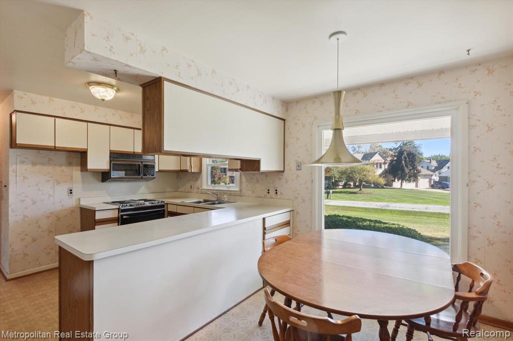 26115 Steele Road Farmington Hills, MI 48331 - Photo 16 of 40