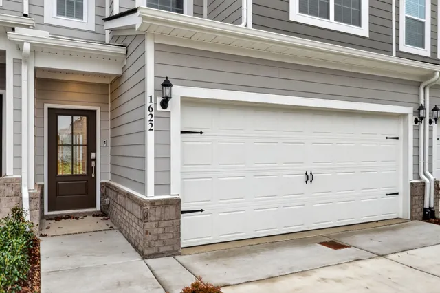 a view of a house with entryway