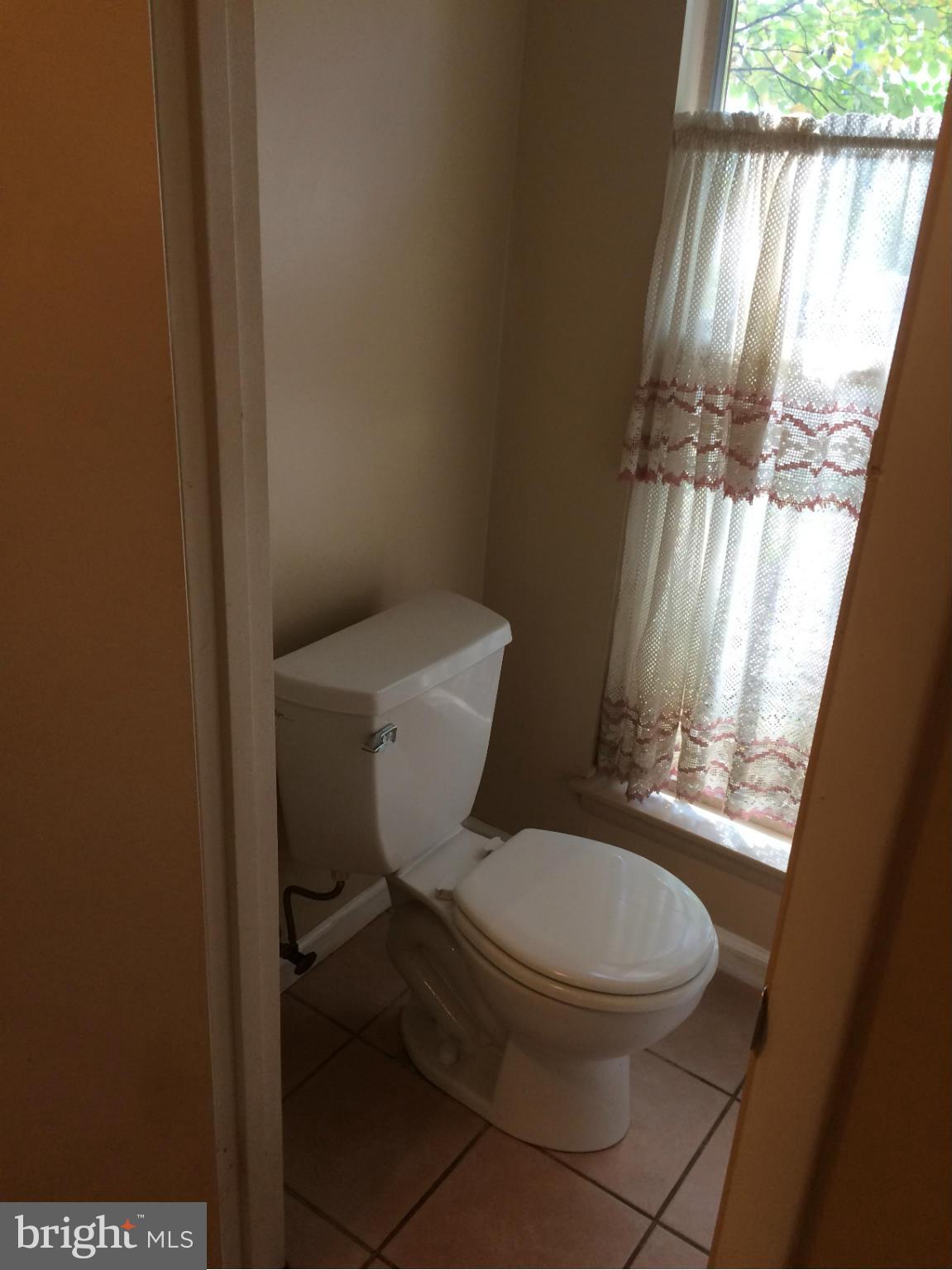 14305 Sturtevant Road Silver Spring, MD 20905 - Photo 17 of 28 Bath
