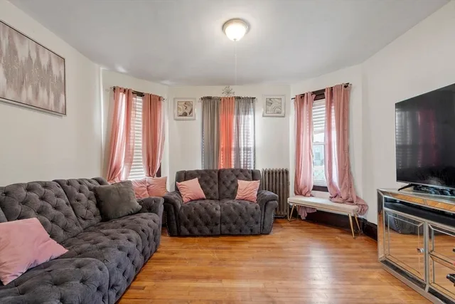 $739,900 | 49 South Street, Worcester, MA 01604