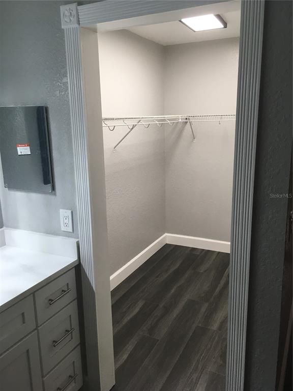 630 Cranes Way, Unit 307 Altamonte Springs, FL 32701 - Photo 6 of 8 a view of walk in closet