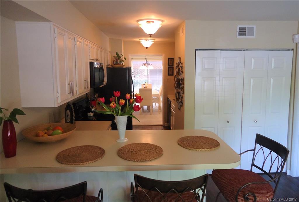 5809 Sharon Road, Unit C Charlotte, NC 28210 - Photo 6 of 21 Gallery Image 6